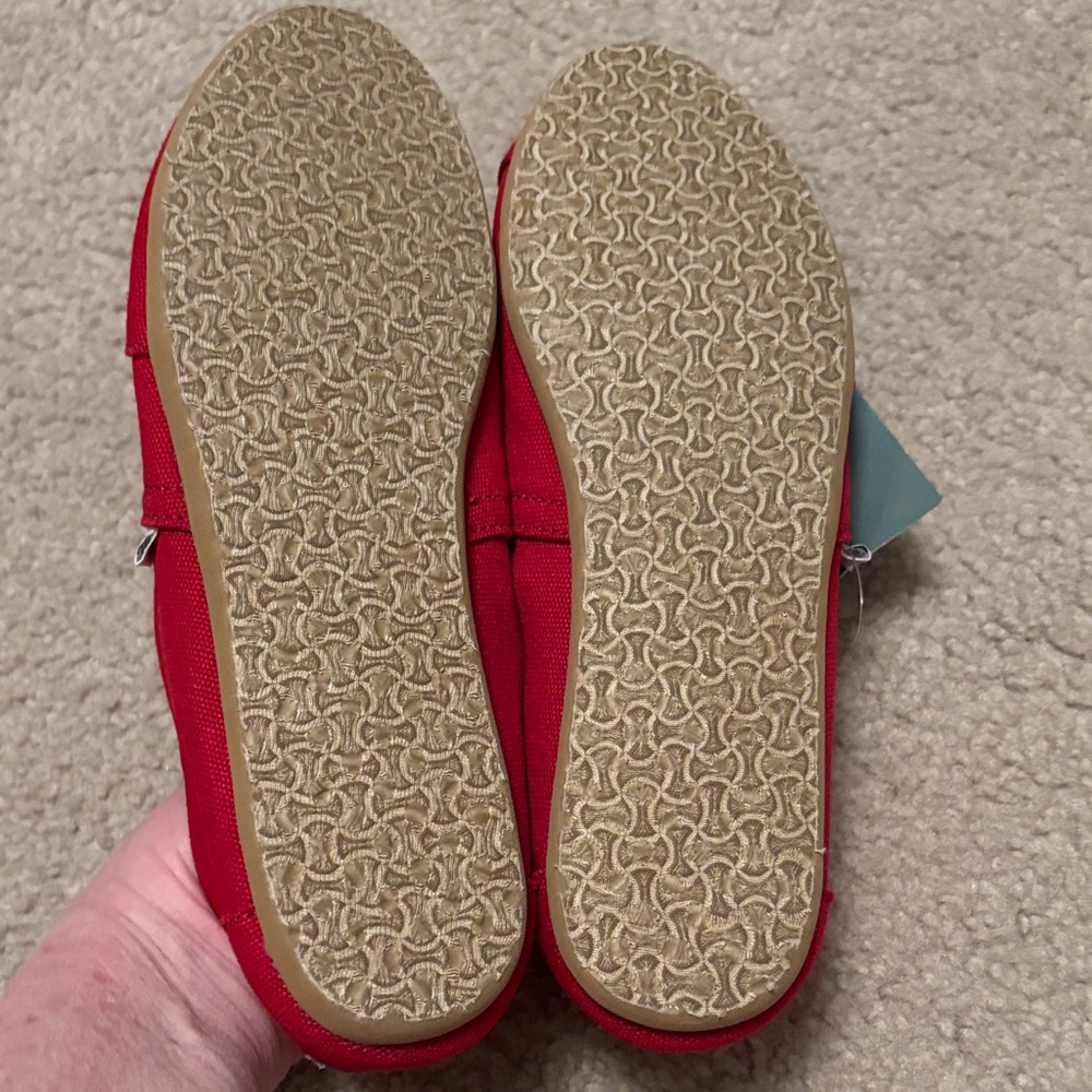 Toms Red Canvas Slip-On Flats - Picture 4 of 4